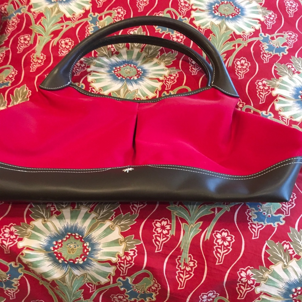 Red Nylon Bag ~ Magnetic Snap / Inside Zip Pocket
